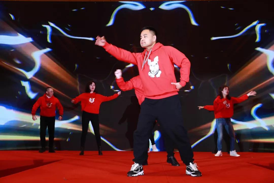 熱烈慶?！白兏飫撔?揚帆未來”北京中成康富2019年合伙人年會勝利召開