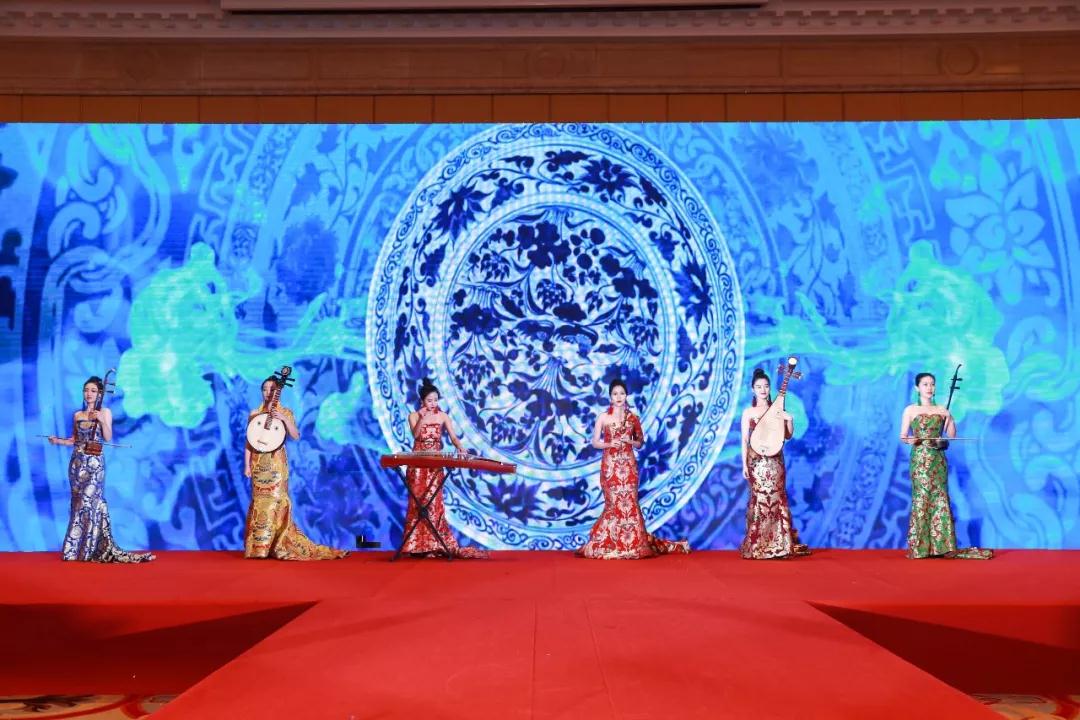 熱烈慶?！白兏飫撔?揚帆未來”北京中成康富2019年合伙人年會勝利召開