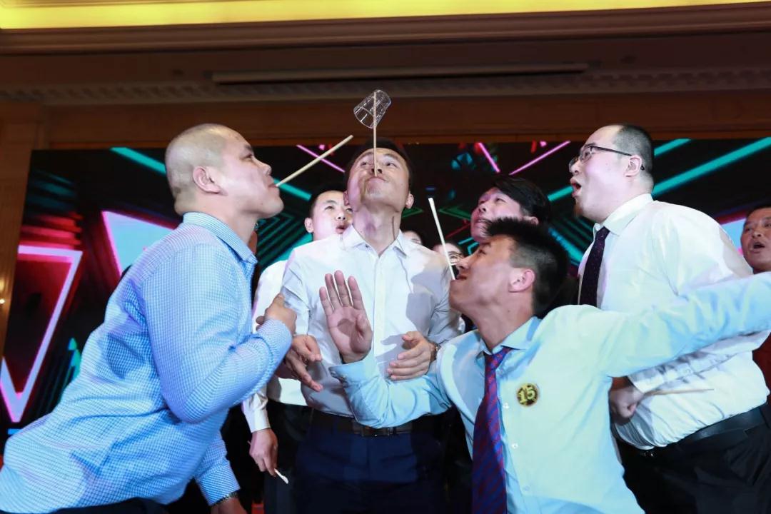 熱烈慶?！白兏飫撔?揚帆未來”北京中成康富2019年合伙人年會勝利召開